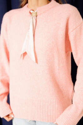 Yaka Fularlı Yumoş Triko Kazak Pudra - Kadın Giyim Modelleri