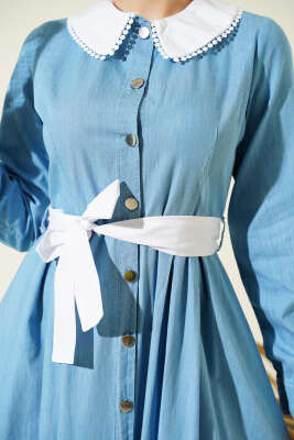 Yaka Garnili Boydan Metal Düğmeli Elbise Açık Mavi - Elbise