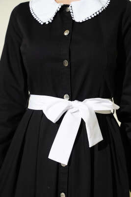 Yaka Garnili Boydan Metal Düğmeli Elbise Siyah - Elbise