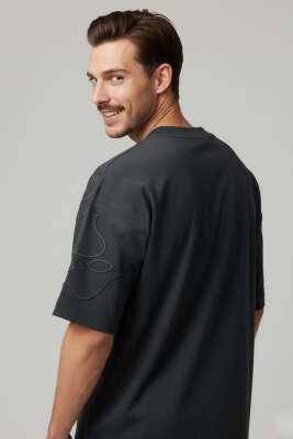 Yaka Kol Nakışlı Oversize Erkek T-shirt Nefti - Erkek T-shirt