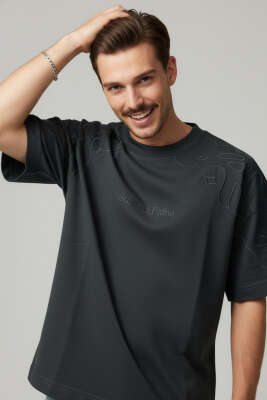 Yaka Kol Nakışlı Oversize Erkek T-shirt Nefti - DEEP POİNT