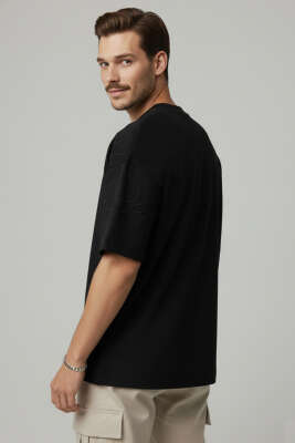 Yaka Kol Nakışlı Oversize Erkek T-shirt Siyah - Erkek T-shirt