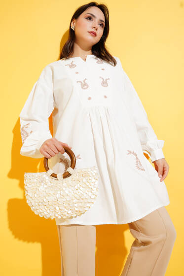 Yaka Kol Nakışlı Tunik Beyaz - Tunik