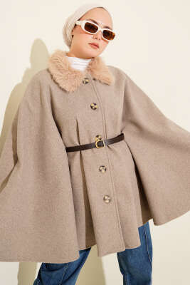 Yaka Kürklü Düğmeli Panço Bej - BIGDART