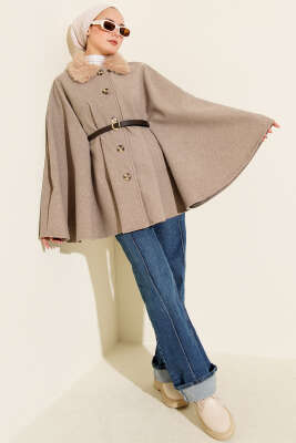 Yaka Kürklü Düğmeli Panço Bej - Panço