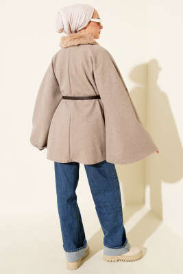 Yaka Kürklü Düğmeli Panço Bej - Panço