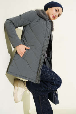 Yaka Kürklü Kapitone Kısa Mont Füme - MUSTİ