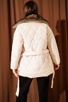 Yaka Kürklü Kuşaklı Baklava Desen Mont Taş - Kadın Giyim Modelleri