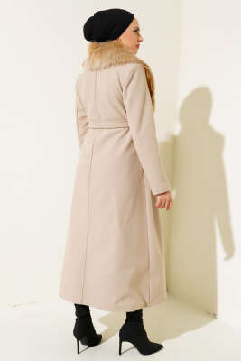 Yaka Kürklü Kuşaklı Uzun Kaban Bej - Kaban