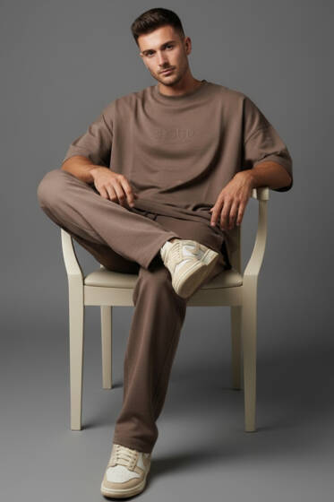 Yaka Lazer Kesim Yan Yırtmaçlı Erkek Eşofman Takımı Kahve - ERKEK İKİLİ TAKIM