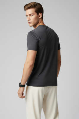 Yaka Logolu Erkek Sporcu T-shirt Füme - Erkek T-shirt