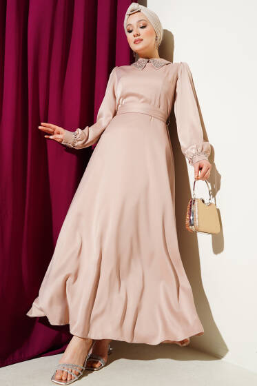Yaka Manşet Taşlı Saten Abiye Elbise Bej - Elbise