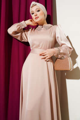 Yaka Manşet Taşlı Saten Abiye Elbise Bej - Tesettür Elbise
