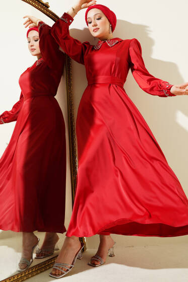 Yaka Manşet Taşlı Saten Abiye Elbise Kırmızı - Elbise