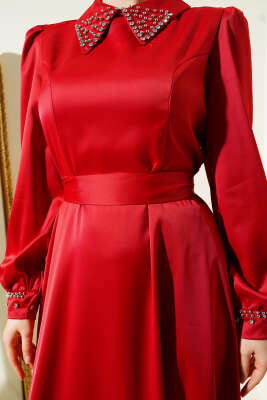 Yaka Manşet Taşlı Saten Abiye Elbise Kırmızı - Tesettür Elbise