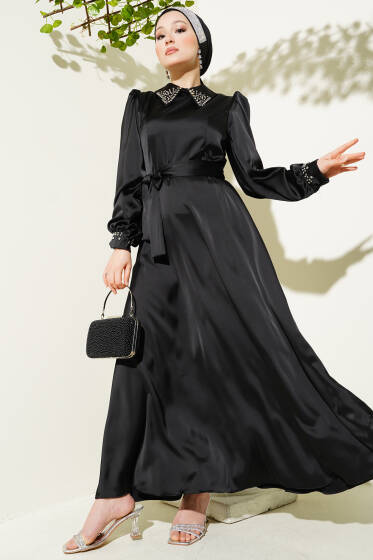 Yaka Manşet Taşlı Saten Abiye Elbise Siyah - Elbise