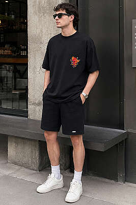 Yaka Nakışlı Oversize Erkek T-shirt Siyah - Erkek T-shirt