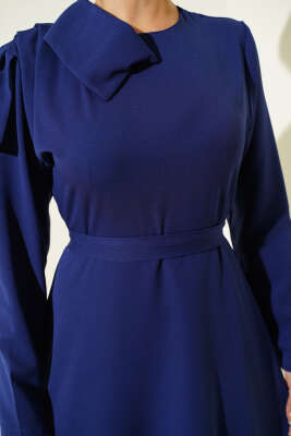 Yaka Parça Detaylı Abiye Elbise Lacivert - Elbise