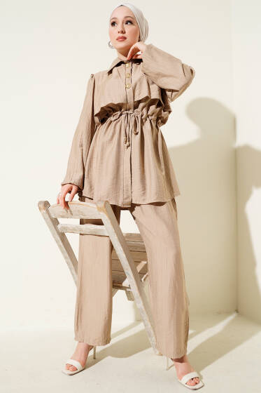 Yaka Pelerinli Gold Düğmeli İkili Takım Latte - İkili Takım