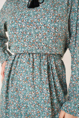 Yaka Püsküllü Çiçek Desenli Elbise Çağla Yeşili - Tesettür Elbise