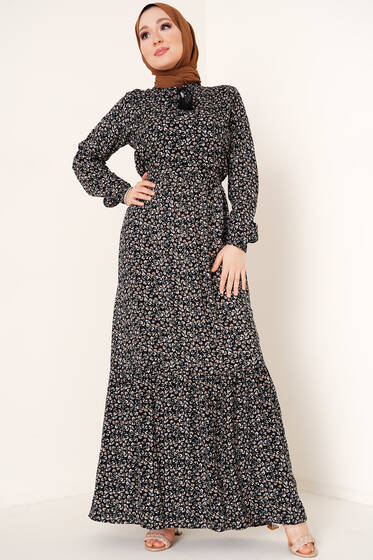 Yaka Püsküllü Çiçek Desenli Elbise Siyah - Tesettür Elbise
