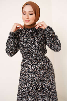 Yaka Püsküllü Çiçek Desenli Elbise Siyah - Tesettür Elbise
