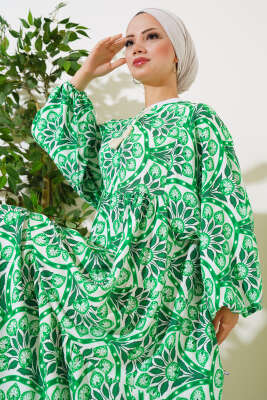Yaka Püsküllü Desenli Elbise Yeşil - Tesettür Elbise