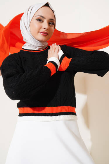 Yaka Renkli Kazak Siyah - Triko