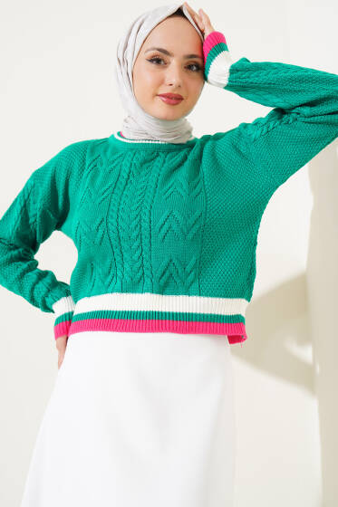Yaka Renkli Kazak Zümrüt - Triko