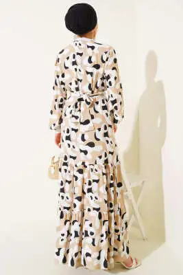 Yaka Ribanalı Desenli Elbise Bej - Tesettür Elbise