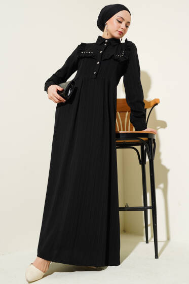 Yaka Taşlı Fırfırlı Elbise Siyah - Elbise