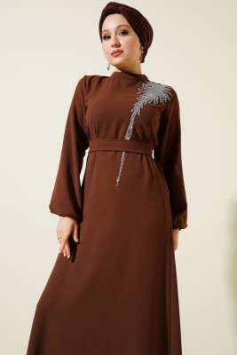 Yaka Taşlı Kuşaklı Elbise Kahve - 500-700 TL Ürünler