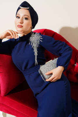 Yaka Taşlı Kuşaklı Elbise Lacivert - Tesettür Elbise