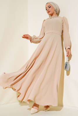 Yaka Taşlı Kuşaklı Krep Elbise Bej - Thumbnail