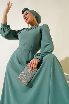 Yaka Taşlı Kuşaklı Krep Elbise Çağla Yeşili - Tesettür Elbise
