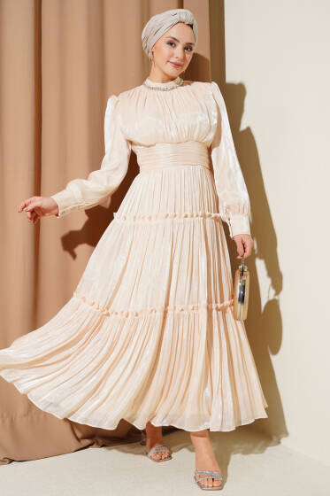 Yaka Taşlı Pileli Abiye Elbise Bej - Elbise