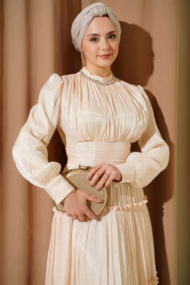 Yaka Taşlı Pileli Abiye Elbise Bej - Elbise