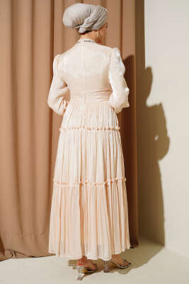 Yaka Taşlı Pileli Abiye Elbise Bej - Elbise