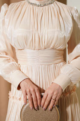 Yaka Taşlı Pileli Abiye Elbise Bej - Elbise