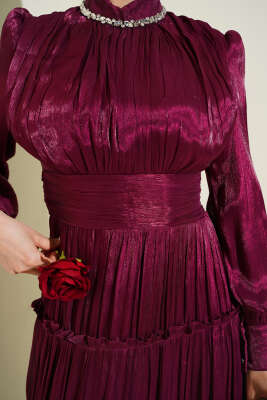 Yaka Taşlı Pileli Abiye Elbise Bordo - Elbise