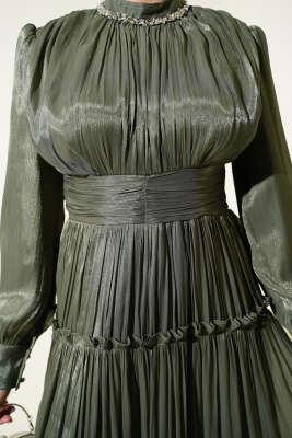 Yaka Taşlı Pileli Abiye Elbise Haki - Elbise