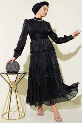 Yaka Taşlı Pileli Abiye Elbise Siyah 