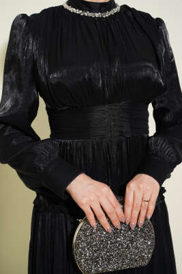 Yaka Taşlı Pileli Abiye Elbise Siyah - Elbise