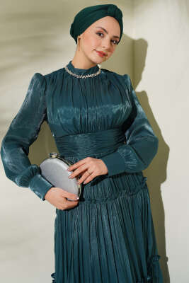 Yaka Taşlı Pileli Abiye Elbise Zümrüt - Elbise