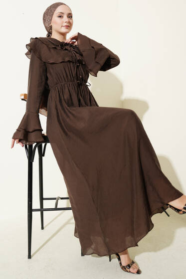 Yaka ve Bilek Fırfırlı Düğmeli Elbise Kahve - Elbise