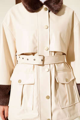 Yaka ve Bilek Kürklü Deri Ceket Bej - Ceket