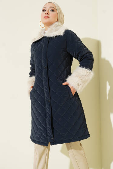 Yaka ve Bilek Kürklü Kapitone Mont Lacivert - Mont