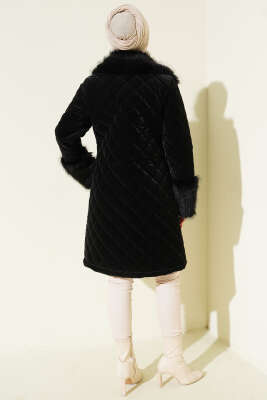 Yaka ve Bilek Kürklü Kapitone Mont Siyah - Mont