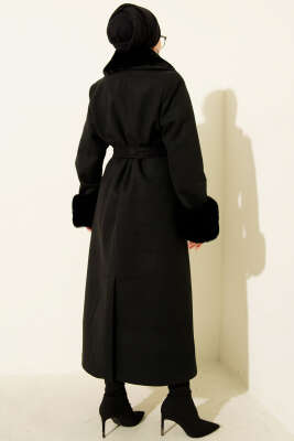 Yaka ve Bilek Kürklü Kaşe Kaban Siyah - Kaban