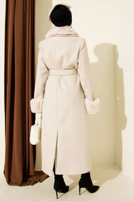 Yaka ve Bilek Kürklü Kaşe Kaban Taş - Kaban